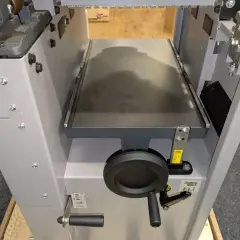 Détail d'une dégauchisseuse Hammer A3 31. Le prix de cet outil professionnel est compétitif.
