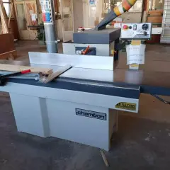 Une machine à bois Chambon, prête à travailler le bois avec précision.