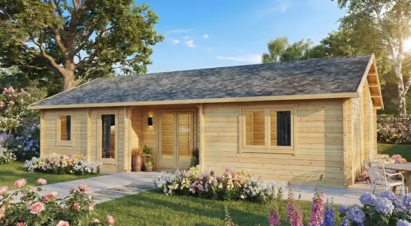 Chalet en bois clair, entouré de fleurs colorées. Idéal pour un entretien facile et un cadre paisible.