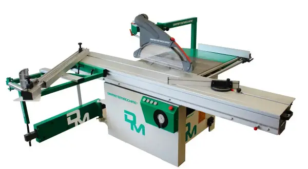 Scie format occasion, machine à bois professionnelle Damatomacchine, idéale pour découpes précises.