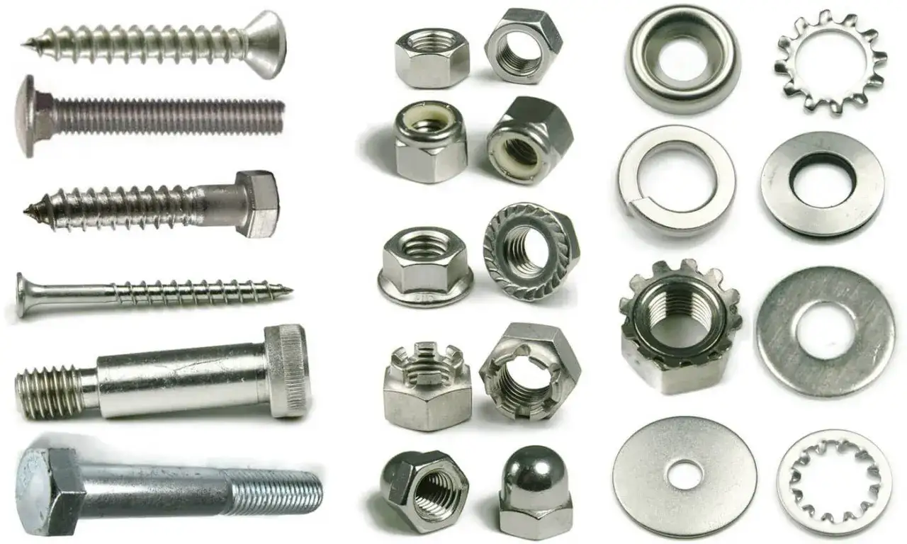 Assortiment de vis, écrous, rondelles et autres accessoires de fixation en métal.