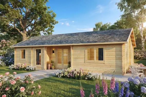 Chalet en bois clair, entouré de fleurs colorées. Idéal pour un entretien facile et un cadre paisible.