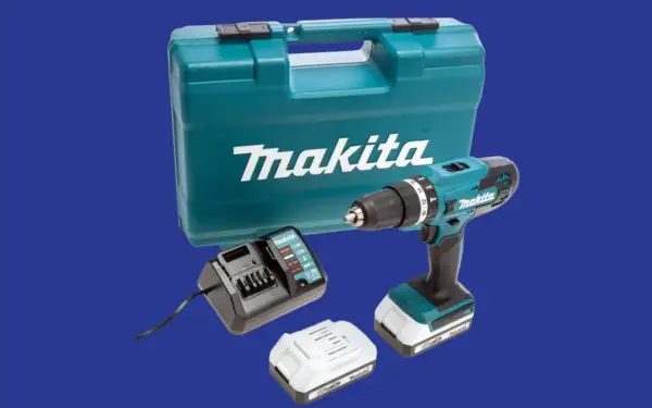 Ensemble d'outils sans fil Makita : perceuse, chargeur, batterie et mallette de transport.